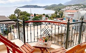 Kaş, merkezde, denize yakın, balkonlu, konforlu apart daireler